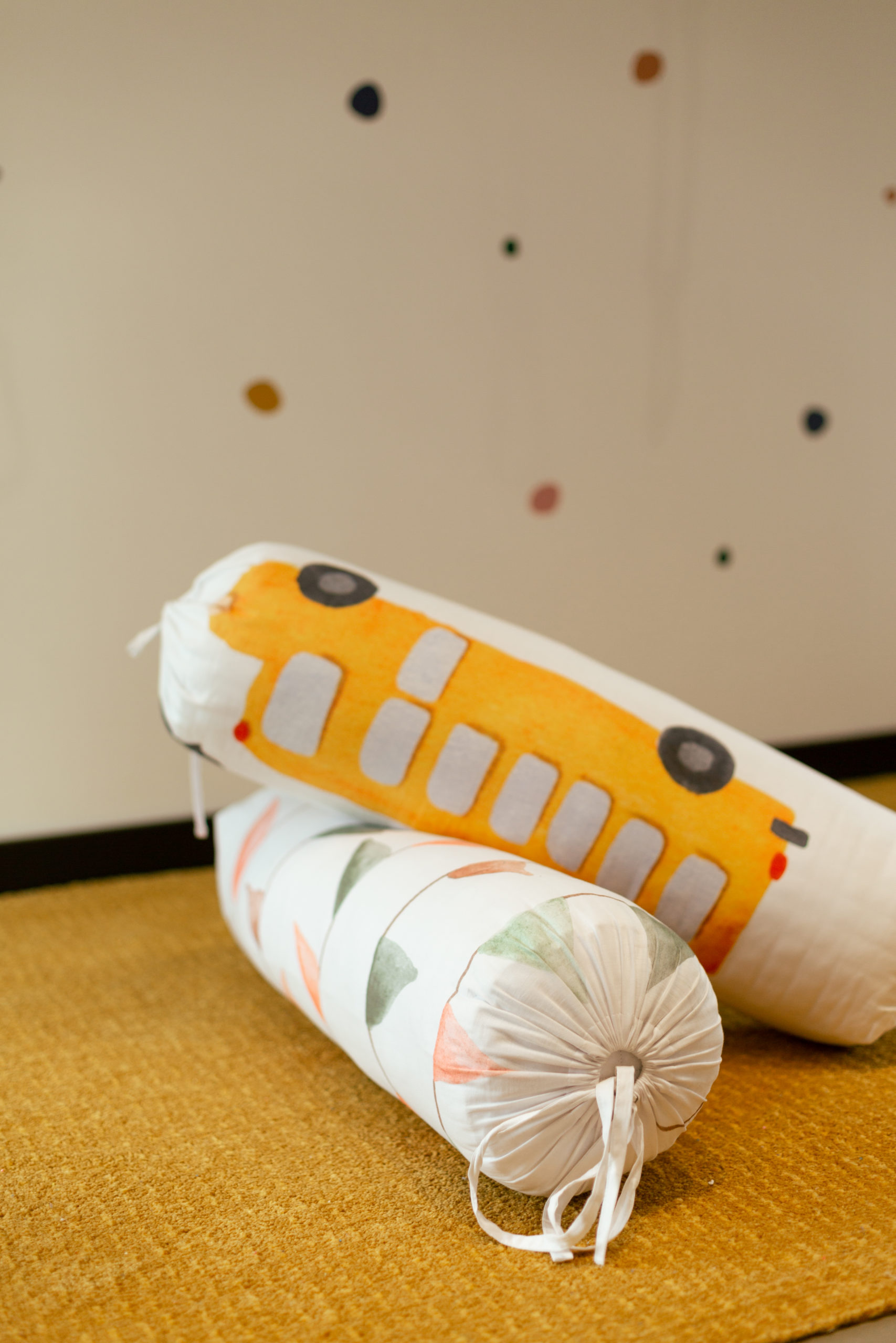 walce sensoryczne z autobusem i grafiką