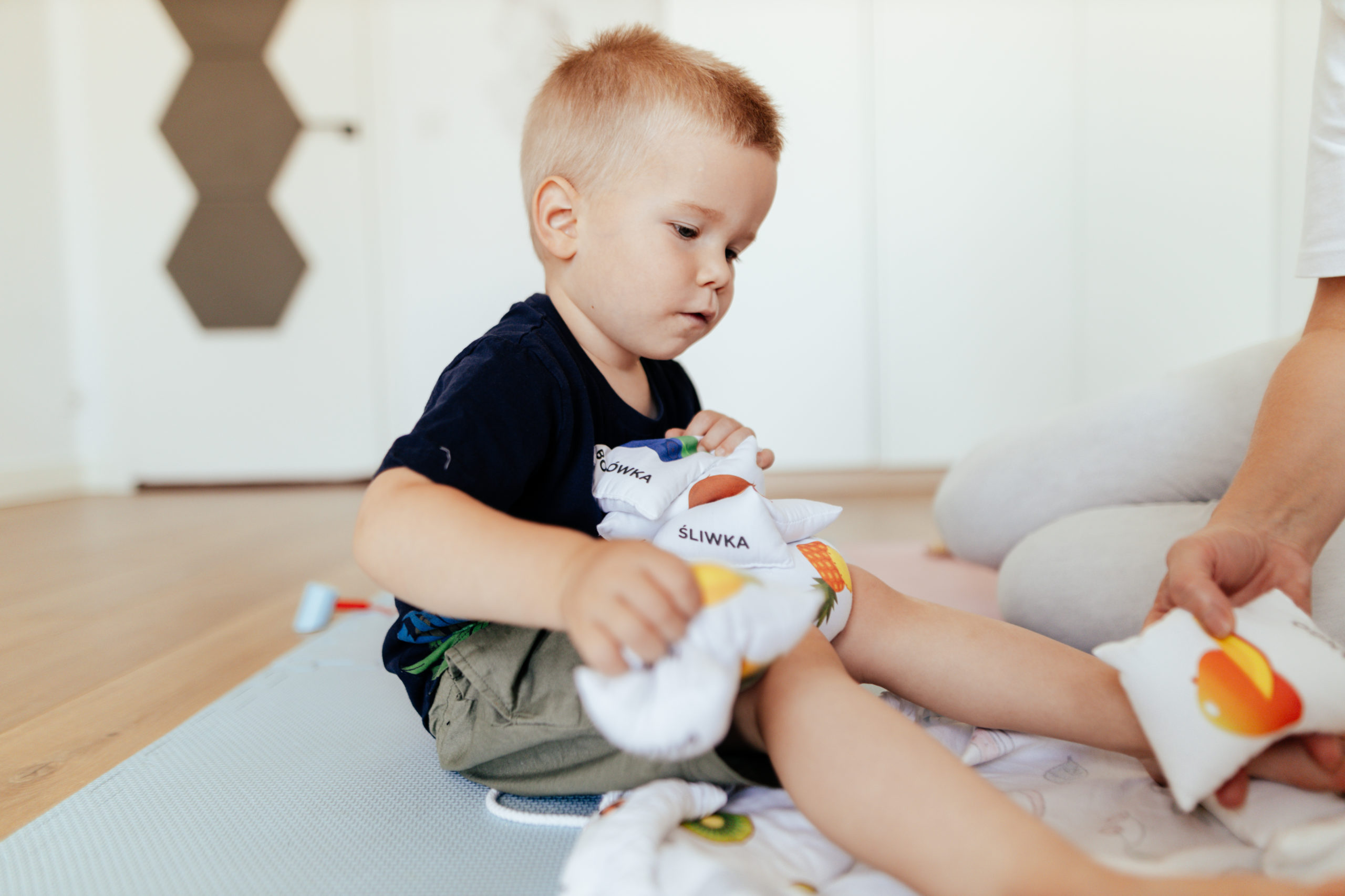 woreczki sensoryczne z owocami